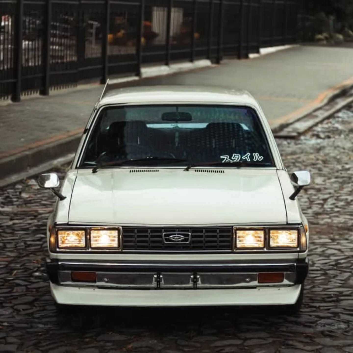Стара школа - справжня школа! Toyota Corona T130 - виглядає яскраво. Власник - @hail_hydraaaaaa#toyota #corona #t130corona #jdm