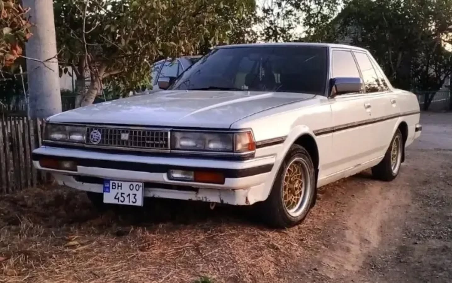 Японська класика в класичному білому - Toyota Cresta LX70 1986.  Гарна яхта! Власник - @nikogt_29#toyota #cresta #jdm #jdminua