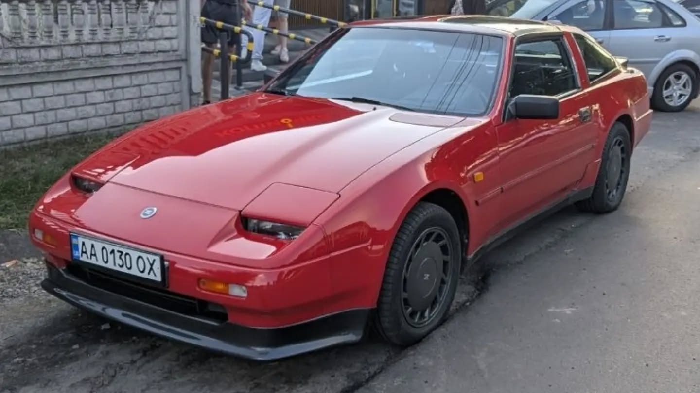 Гарну машину вам в стрічку! Мабуть, найчистіша і наймузейніша Z31 300ZX в Україні, одна з двох відомих нам в рестайлі. Дякуємо підписнику за фото, і тегайте власника! :)#nissan #300zx #z31 #fairlady #jdminua